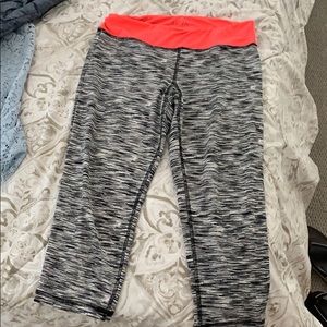 Aviva Sport workout legging